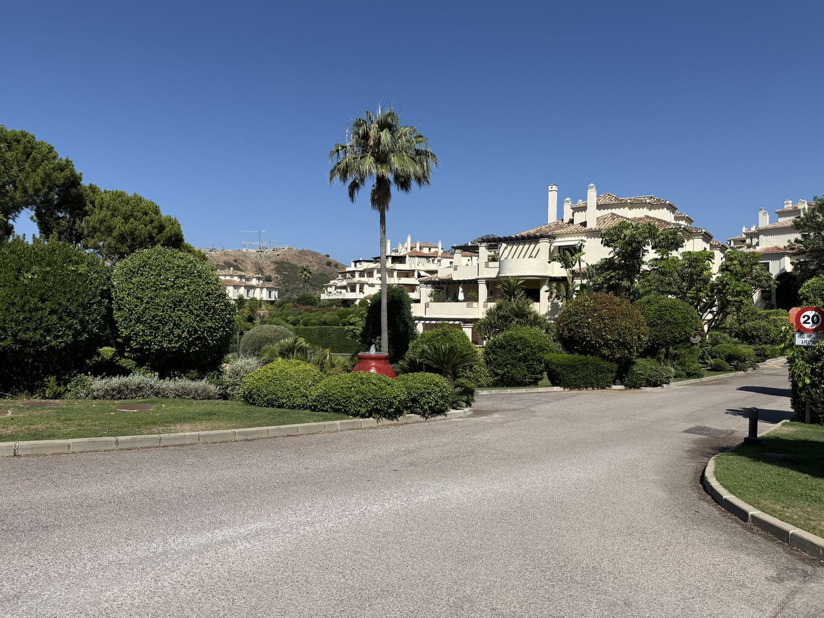 3 Bed Apartment for sale in Benahavís Costa Del Sol, Málaga, Spain