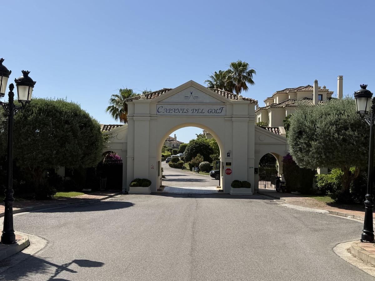 3 Bed Apartment for sale in Benahavís Costa Del Sol, Málaga, Spain