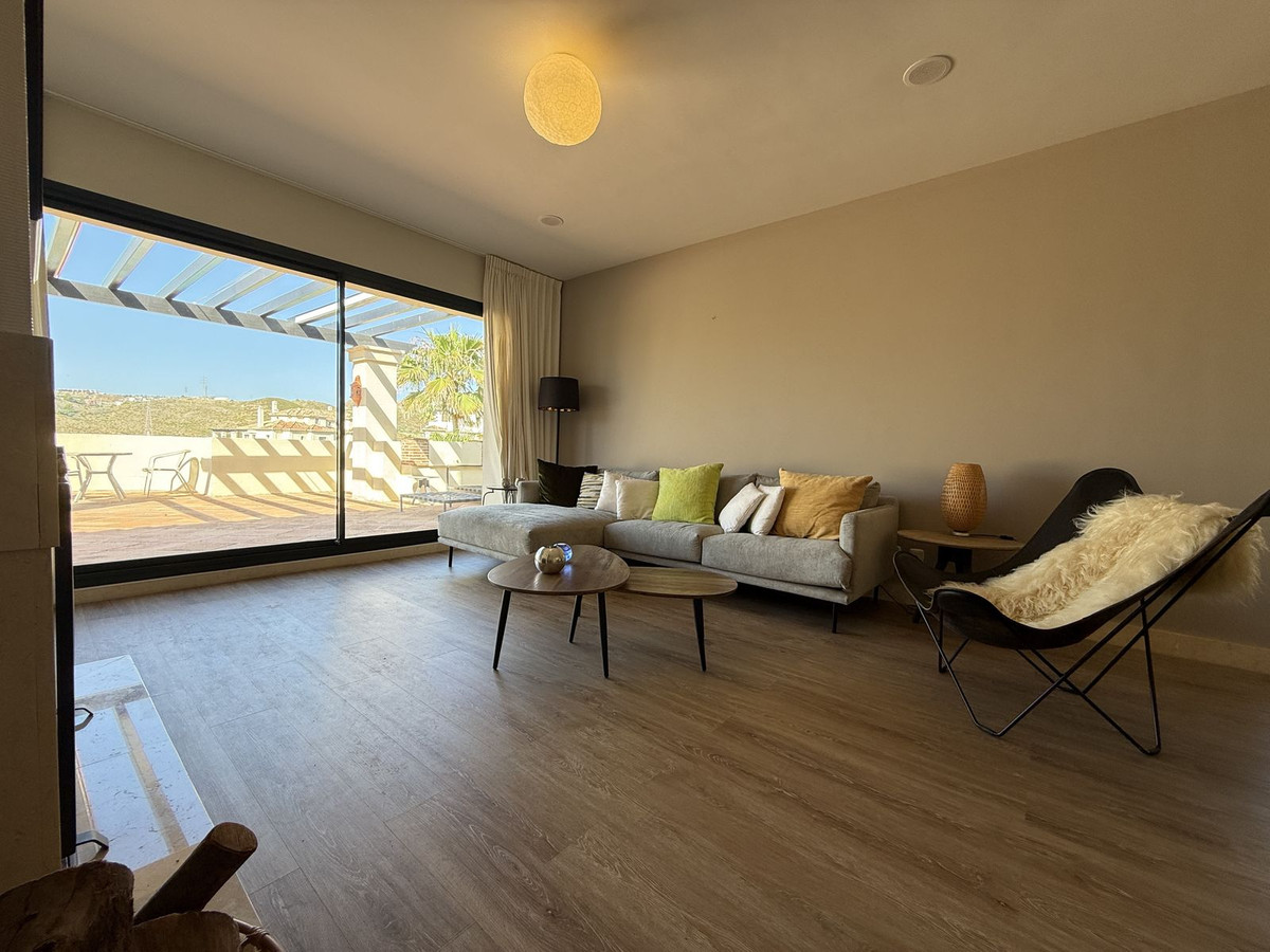 3 Bed Apartment for sale in Benahavís Costa Del Sol, Málaga, Spain