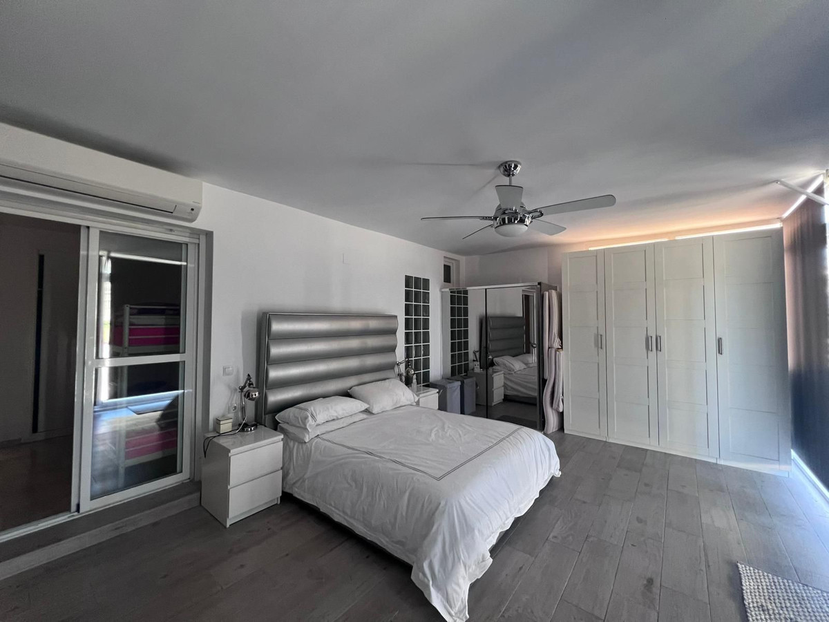 2 Bed Apartment for sale in Puerto Banús Costa Del Sol, Málaga, Spain