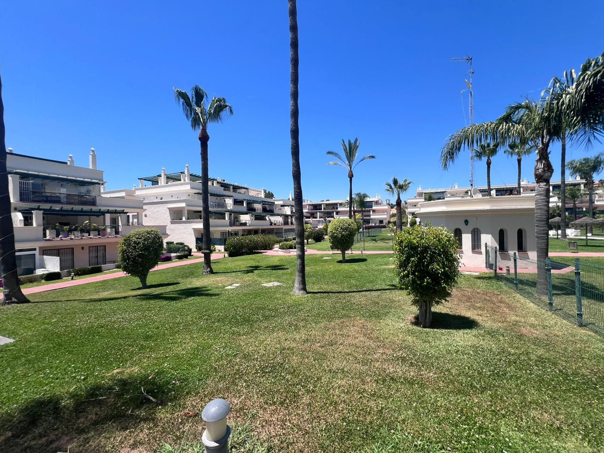 2 Bed Apartment for sale in Puerto Banús Costa Del Sol, Málaga, Spain