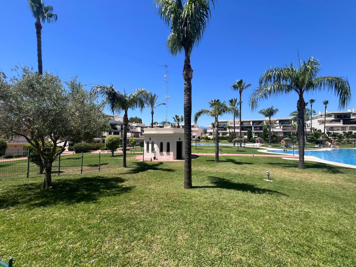 2 Bed Apartment for sale in Puerto Banús Costa Del Sol, Málaga, Spain