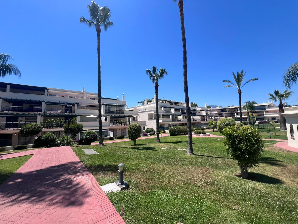 2 Bed Apartment for sale in Puerto Banús Costa Del Sol, Málaga, Spain
