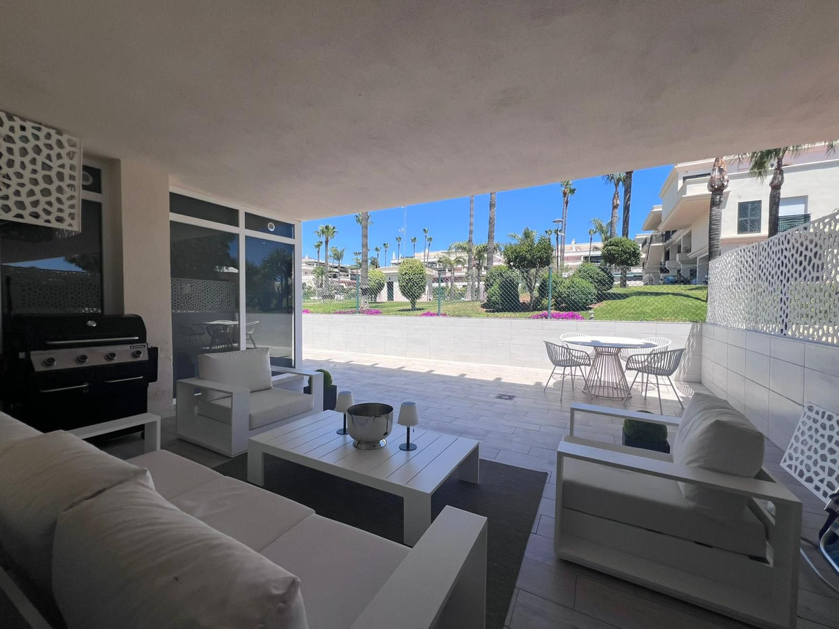 2 Bed Apartment for sale in Puerto Banús Costa Del Sol, Málaga, Spain