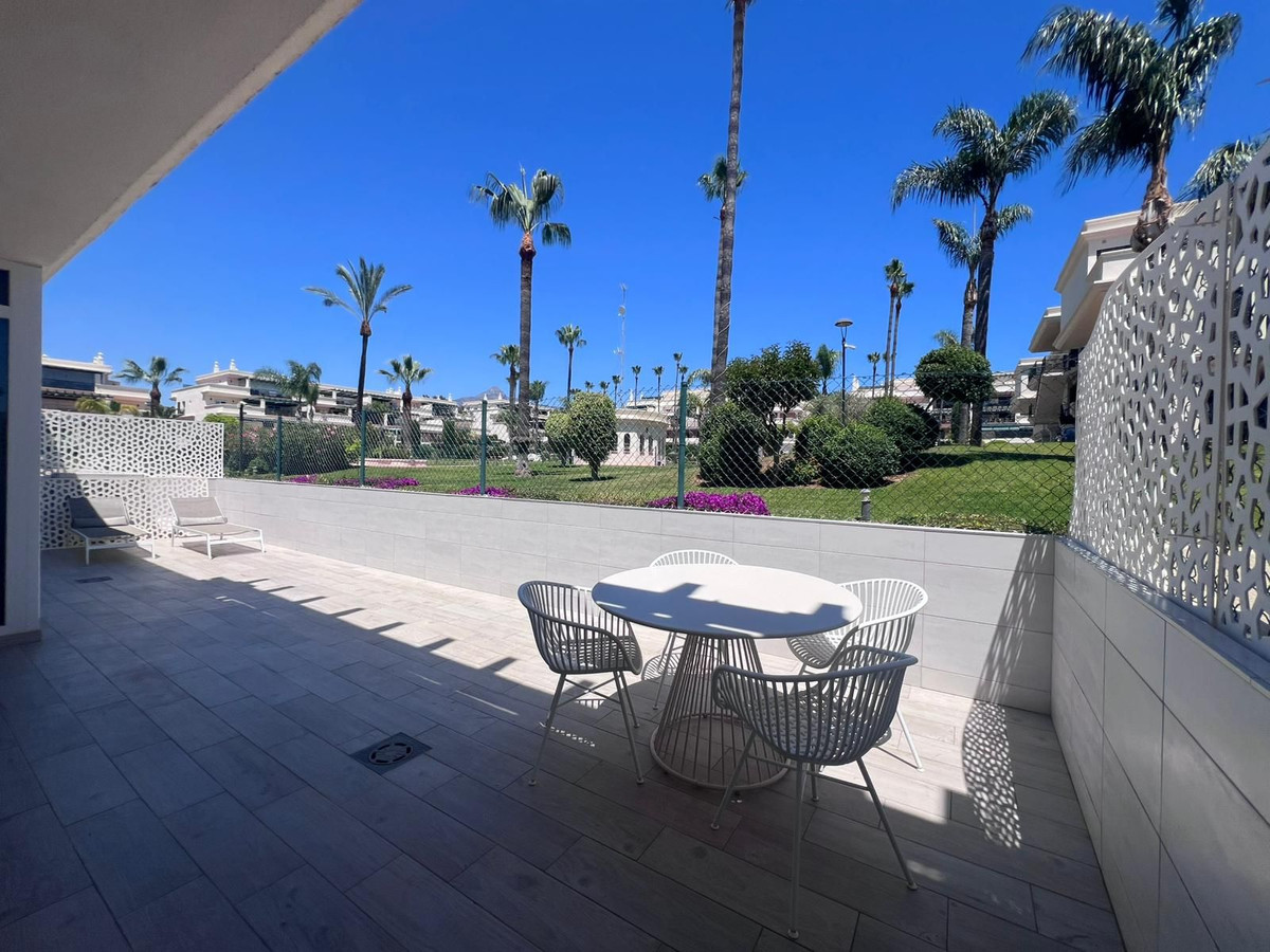 2 Bed Apartment for sale in Puerto Banús Costa Del Sol, Málaga, Spain