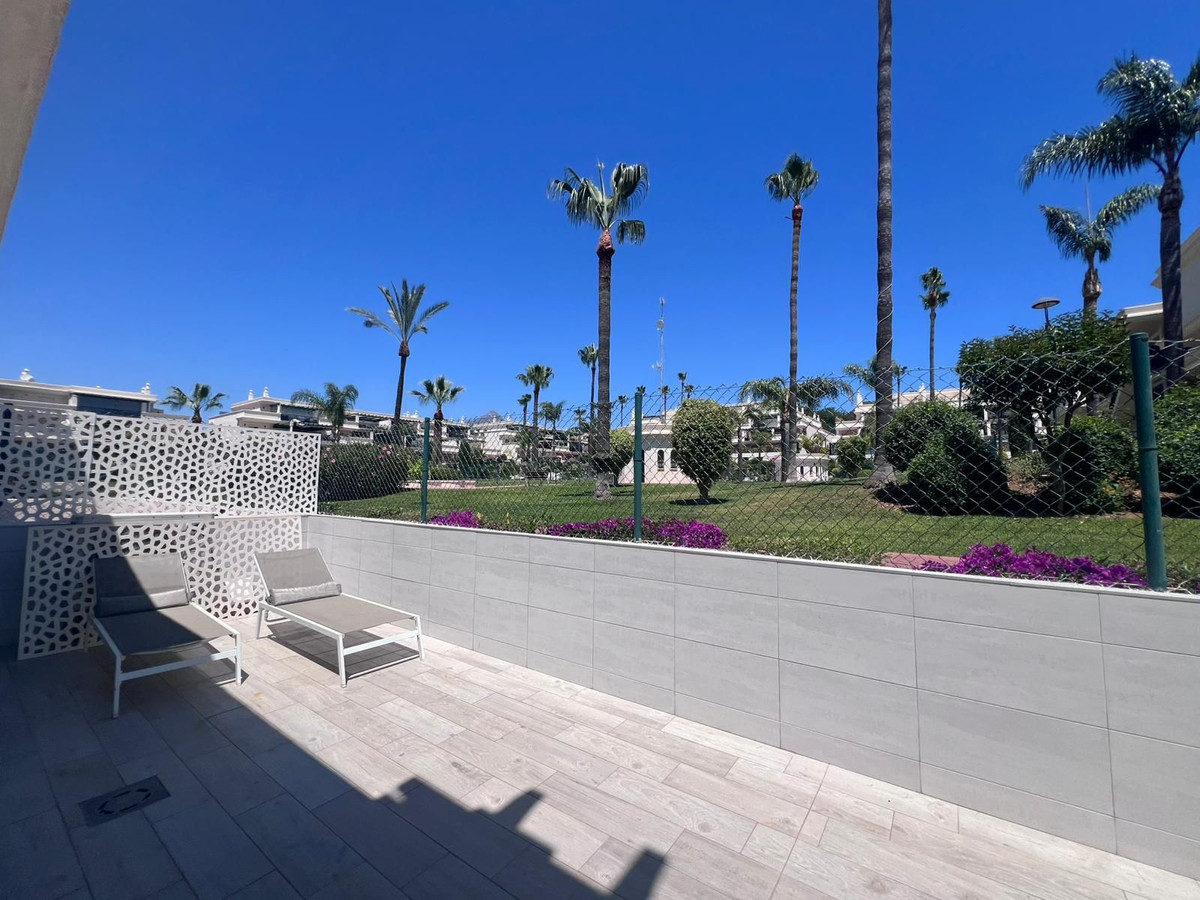 2 Bed Apartment for sale in Puerto Banús Costa Del Sol, Málaga, Spain