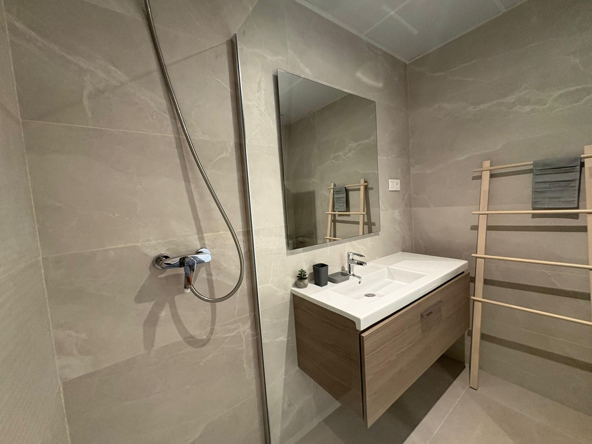 Se vende Apartamento Planta Baja de 2 dormitorios en Costa Del Sol, Málaga, España