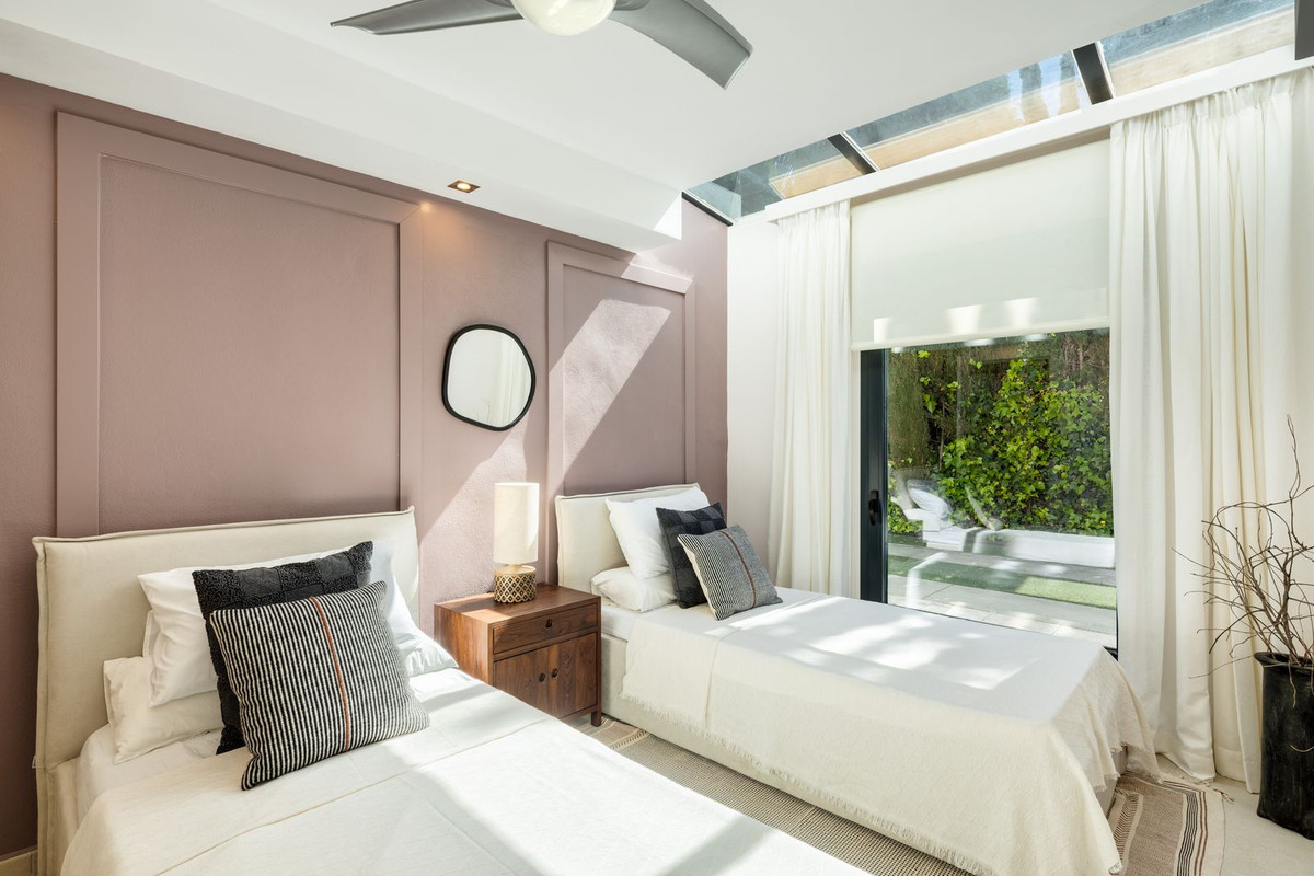 Se vende Villa - Chalet de 5 dormitorios en Costa Del Sol, Málaga, España