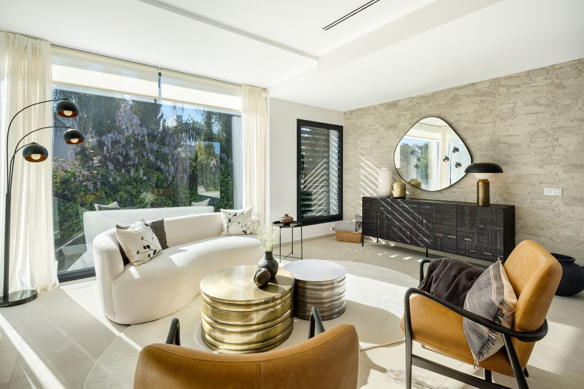 Se vende Villa - Chalet de 5 dormitorios en Costa Del Sol, Málaga, España