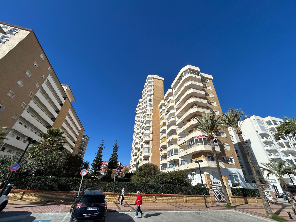 Se vende Apartamento Planta Media de 2 dormitorios en Costa Del Sol, Málaga, España