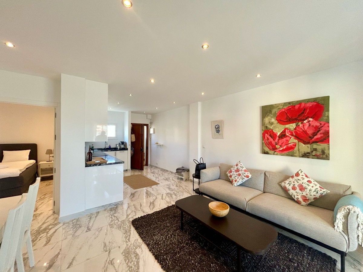 Se vende Apartamento Planta Media de 2 dormitorios en Costa Del Sol, Málaga, España