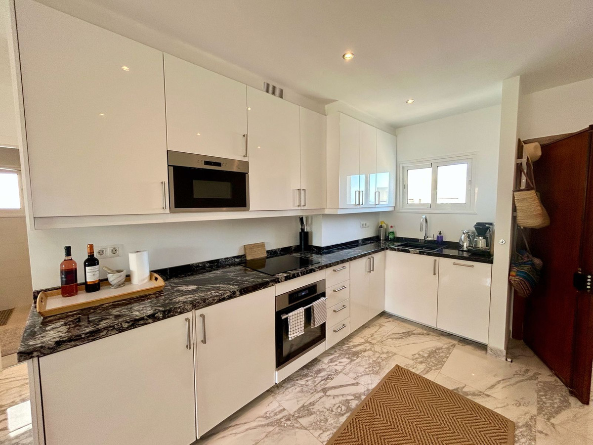Se vende Apartamento Planta Media de 2 dormitorios en Costa Del Sol, Málaga, España