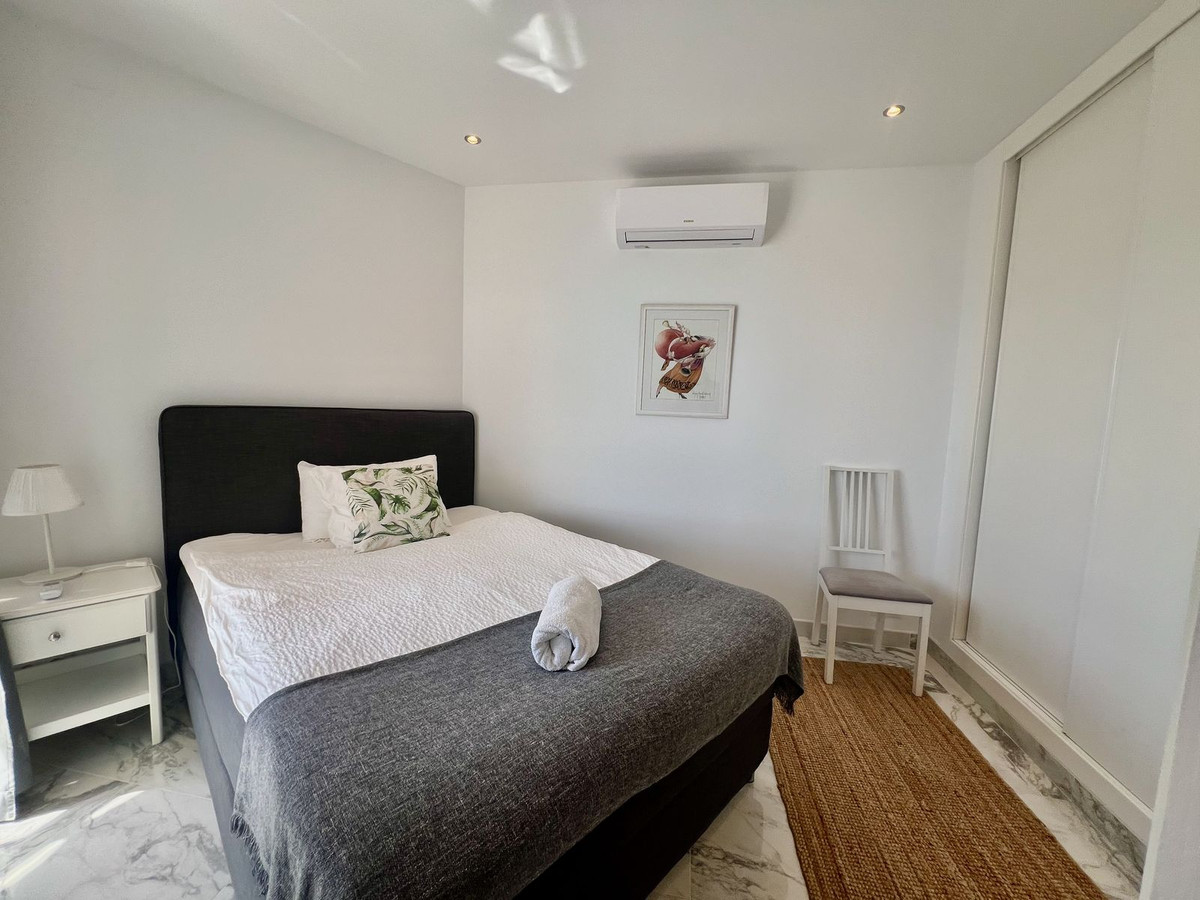 Se vende Apartamento Planta Media de 2 dormitorios en Costa Del Sol, Málaga, España