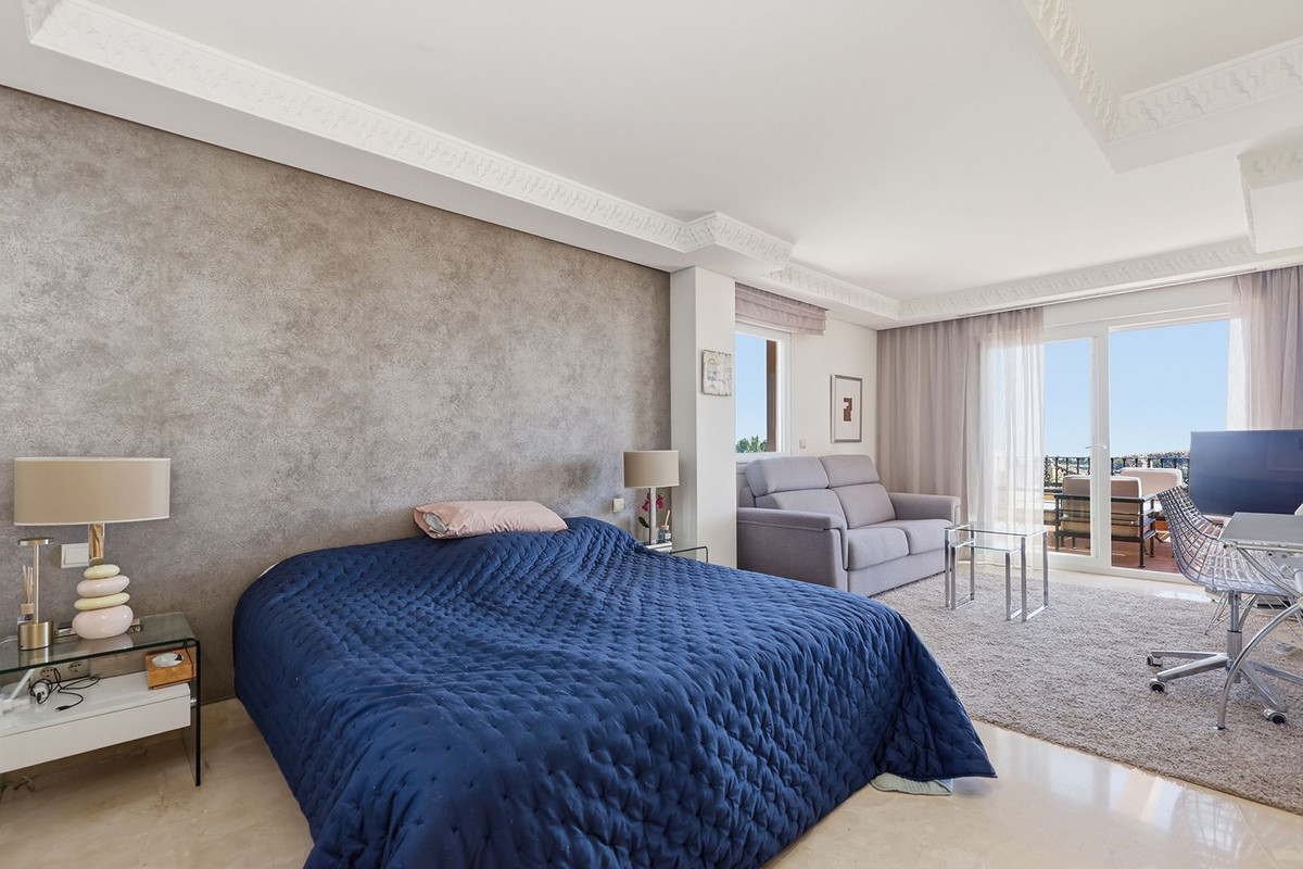 2 Bed Apartment for sale in Nueva Andalucía Costa Del Sol, Málaga, Spain