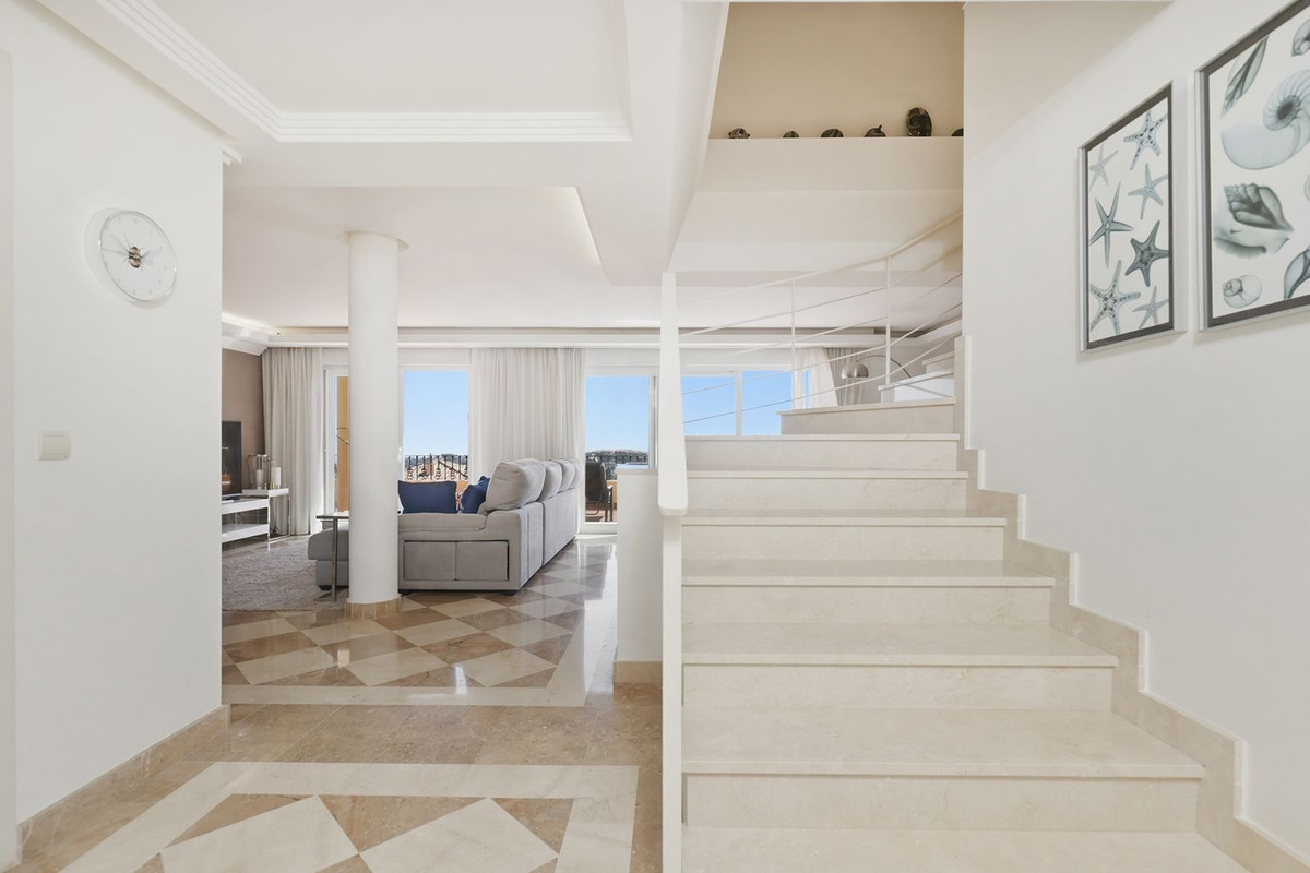 2 Bed Apartment for sale in Nueva Andalucía Costa Del Sol, Málaga, Spain