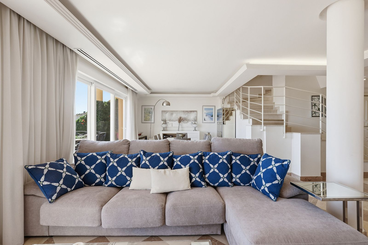 2 Bed Apartment for sale in Nueva Andalucía Costa Del Sol, Málaga, Spain