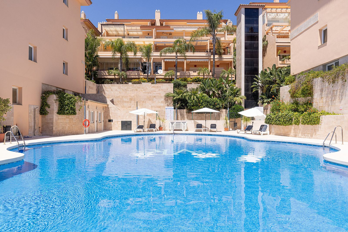 2 Bed Apartment for sale in Nueva Andalucía Costa Del Sol, Málaga, Spain