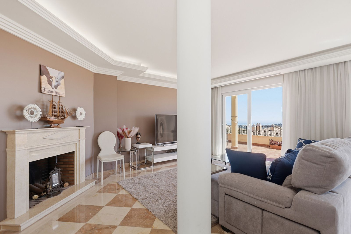 2 Bed Apartment for sale in Nueva Andalucía Costa Del Sol, Málaga, Spain