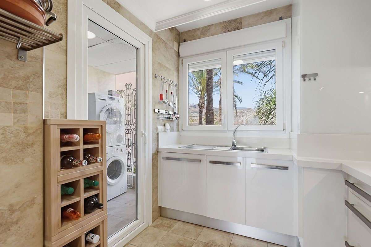 2 Bed Apartment for sale in Nueva Andalucía Costa Del Sol, Málaga, Spain