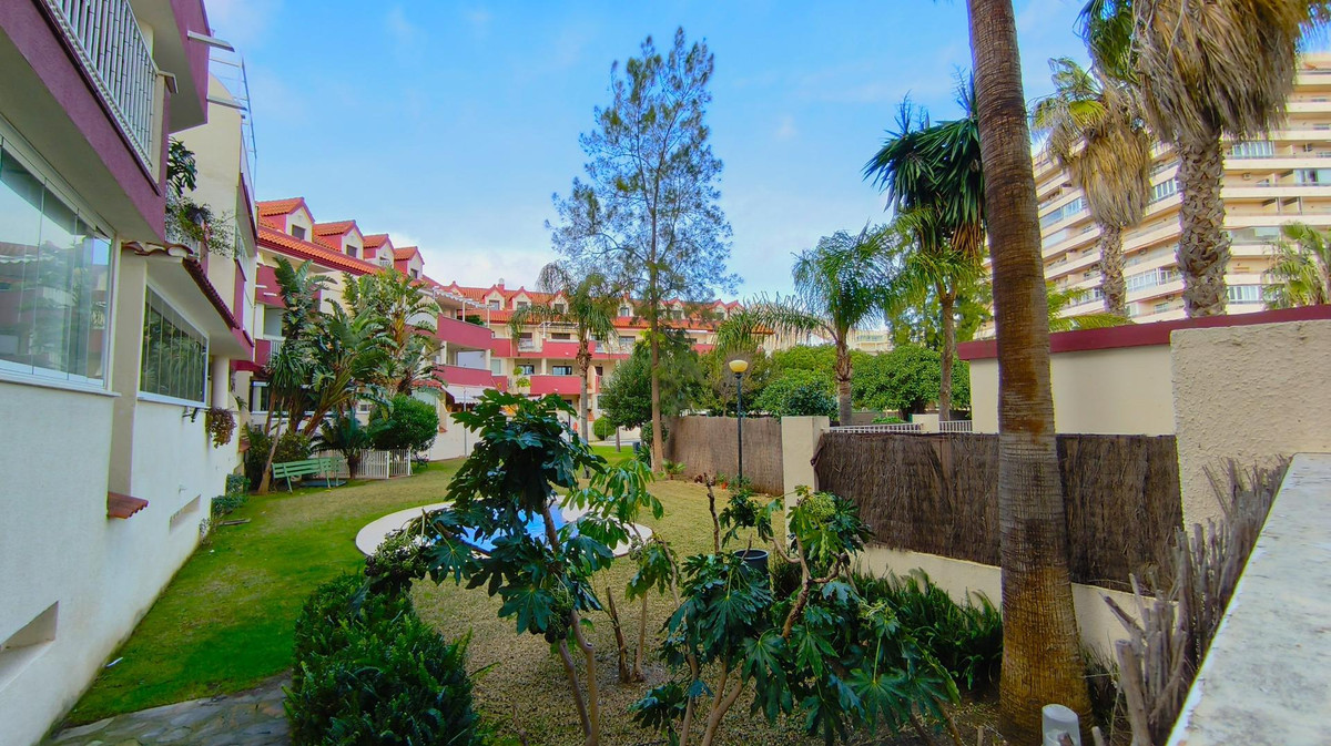 2 Bed Apartment for sale in Benalmadena Costa Del Sol, Málaga, Spain