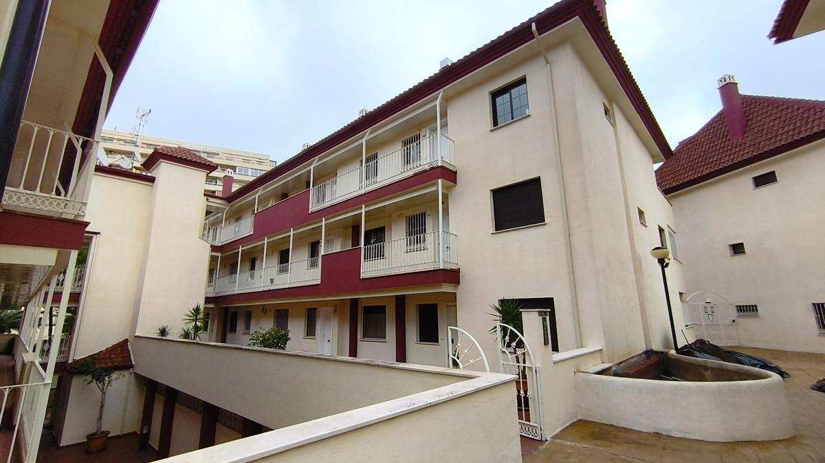 2 Bed Apartment for sale in Benalmadena Costa Del Sol, Málaga, Spain