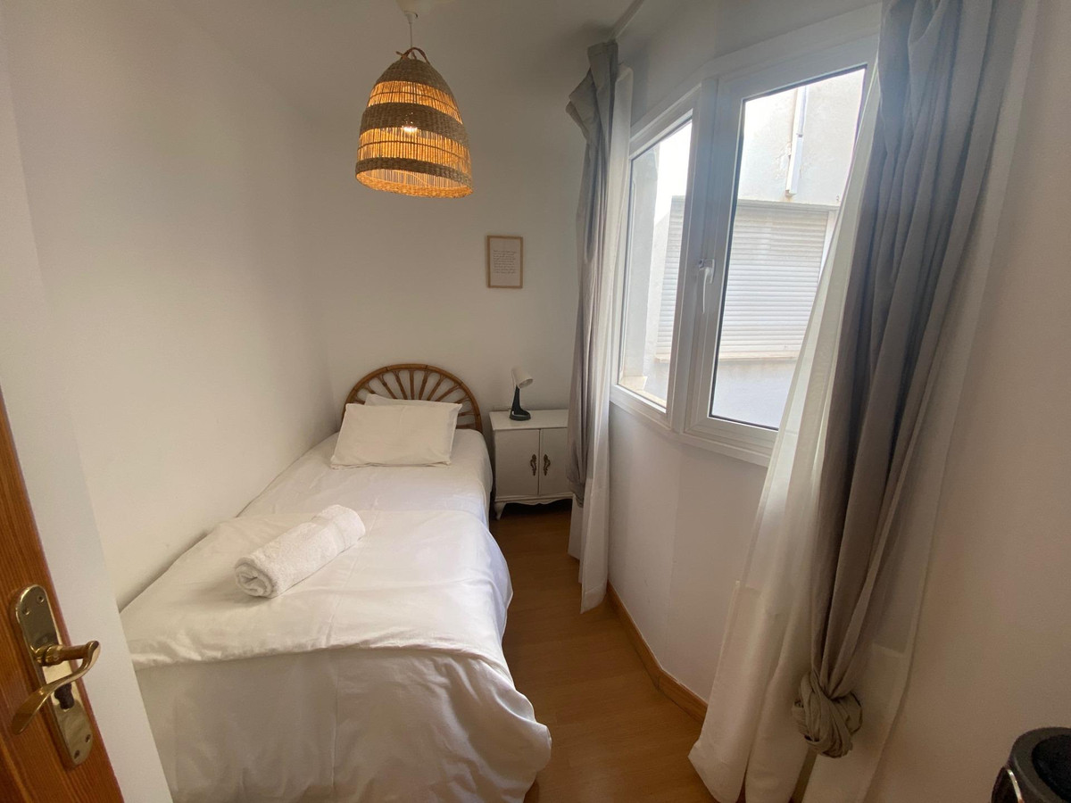 Se vende Apartamento Planta Media de 2 dormitorios en Costa Del Sol, Málaga, España