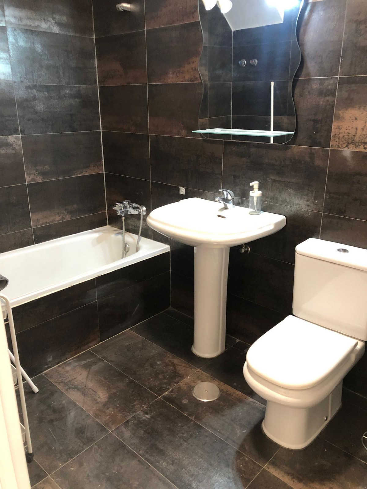 Se vende Apartamento Planta Media de 3 dormitorios en Costa Del Sol, Málaga, España