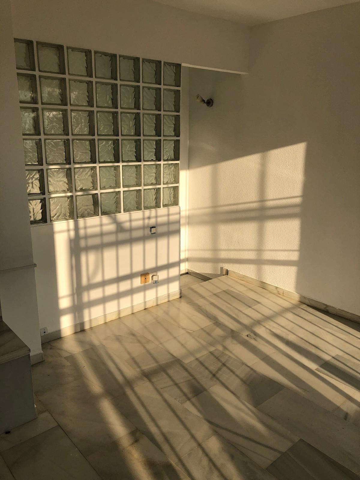Se vende Apartamento Planta Media de 3 dormitorios en Costa Del Sol, Málaga, España