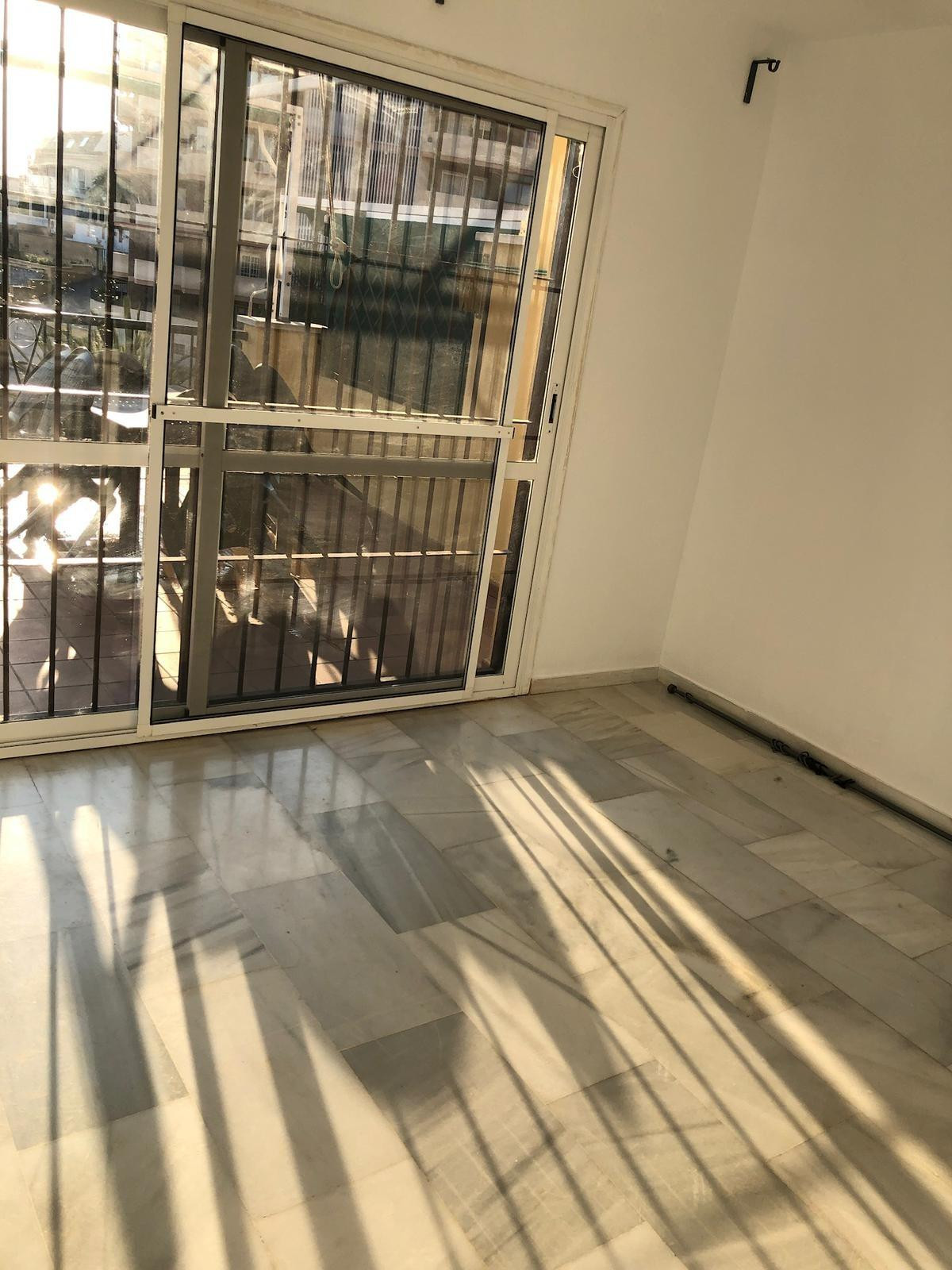 Se vende Apartamento Planta Media de 3 dormitorios en Costa Del Sol, Málaga, España
