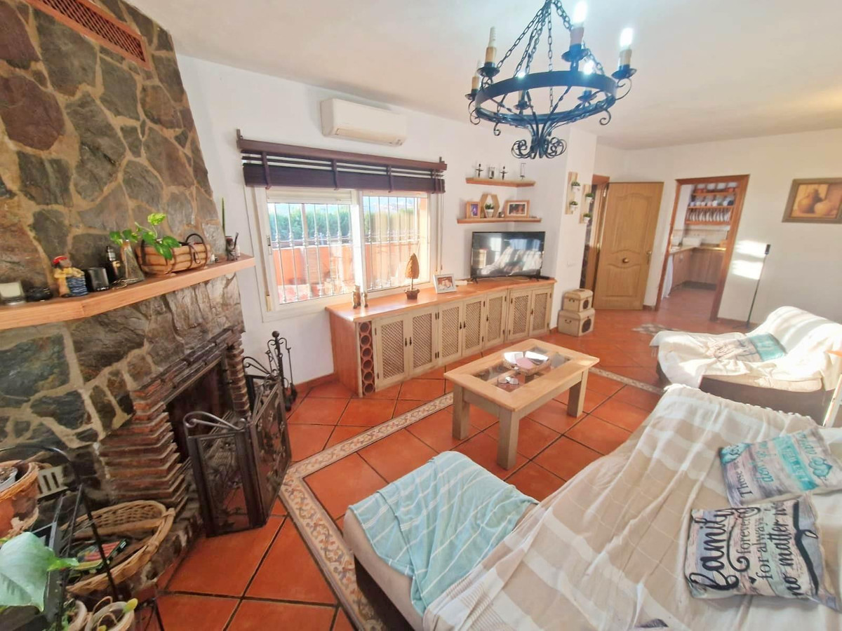 Se vende Villa - Chalet de 3 dormitorios en Costa Del Sol, Málaga, España