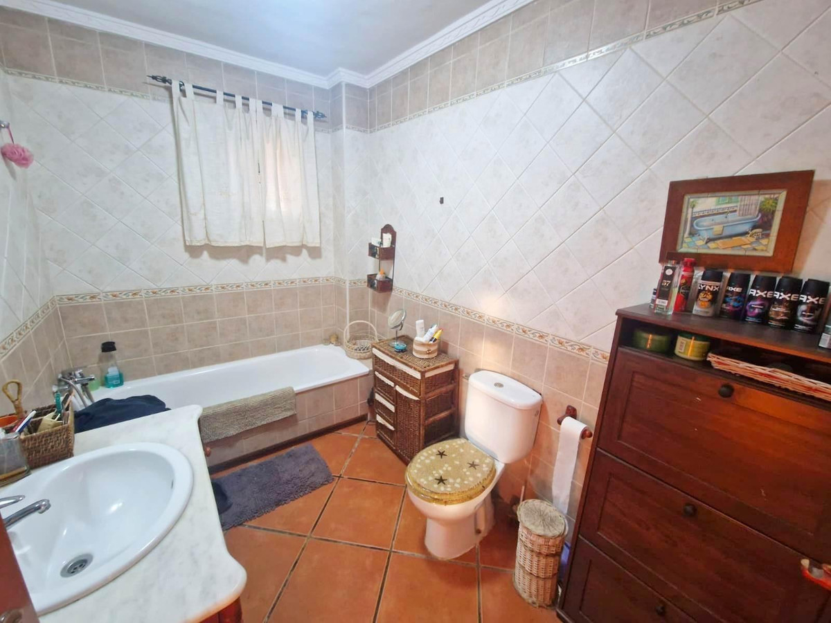 Se vende Villa - Chalet de 3 dormitorios en Costa Del Sol, Málaga, España