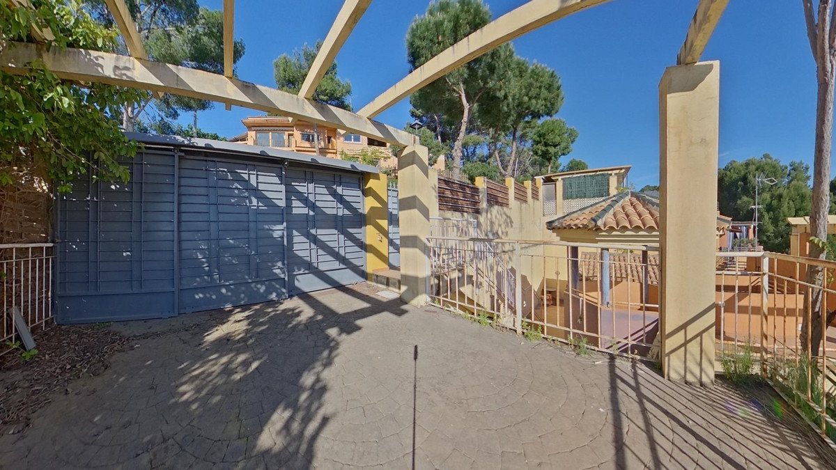 4 Bed Townhouse for sale in Torremolinos Costa Del Sol, Málaga, Spain