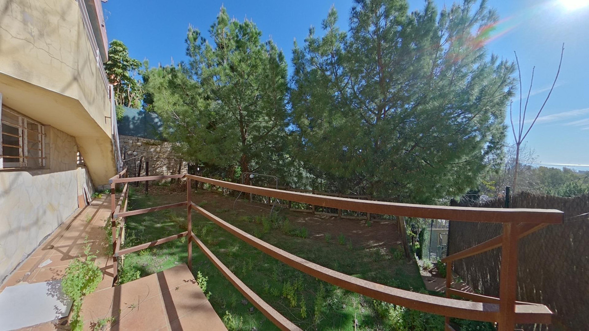 4 Bed Townhouse for sale in Torremolinos Costa Del Sol, Málaga, Spain