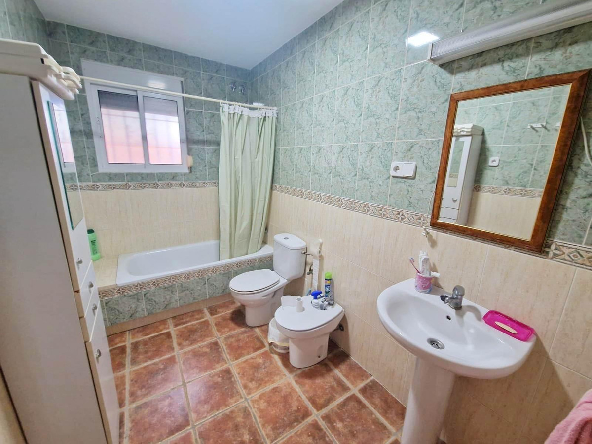 Se vende Villa - Chalet de 6 dormitorios en Costa Del Sol, Málaga, España