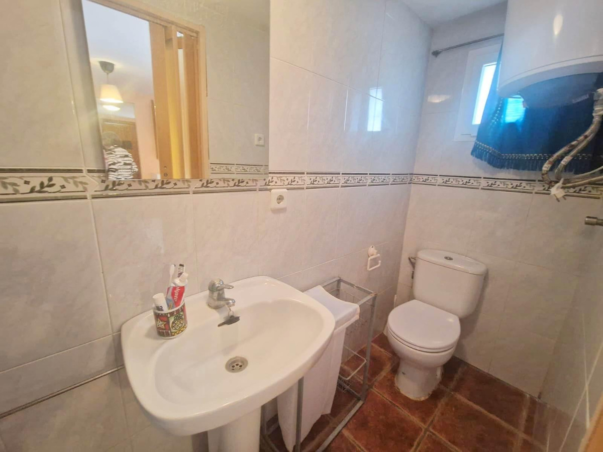 Se vende Villa - Chalet de 6 dormitorios en Costa Del Sol, Málaga, España