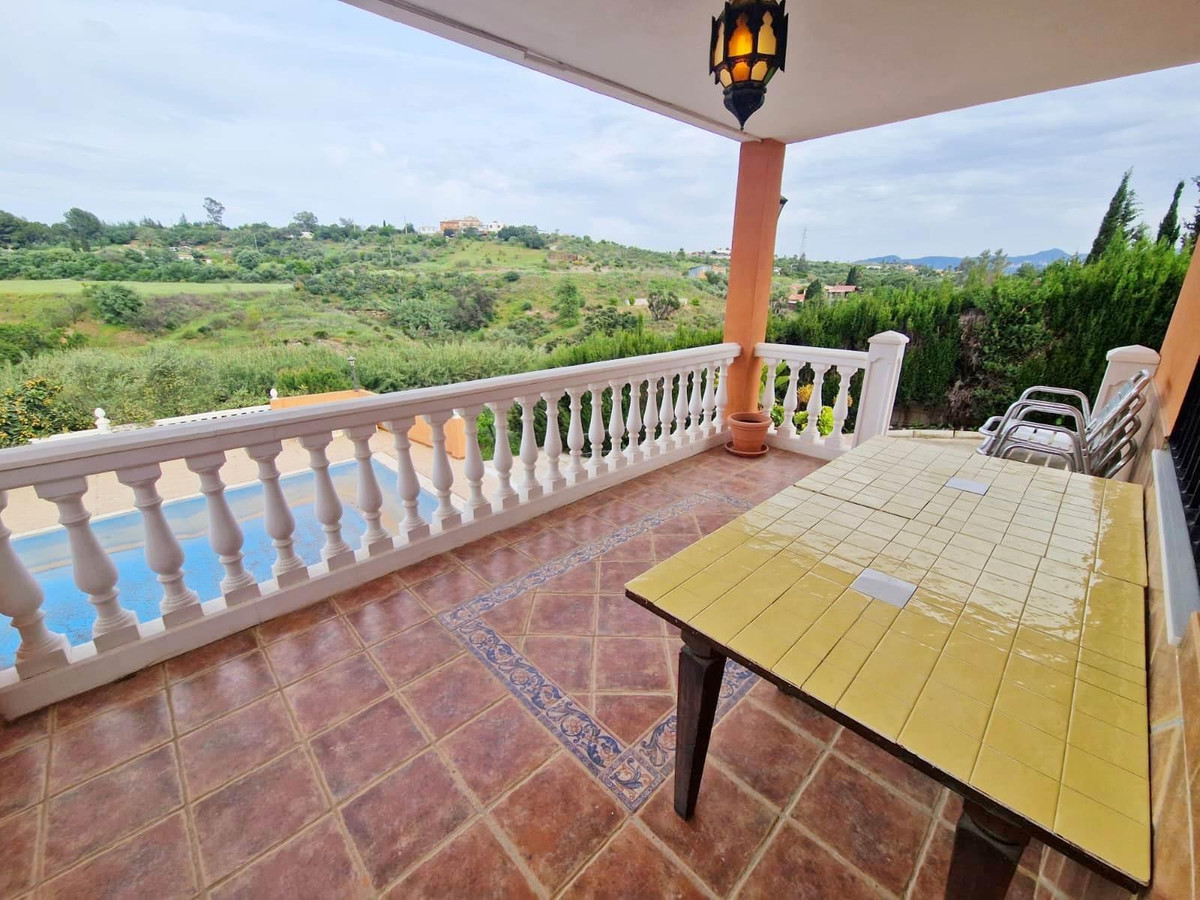 Se vende Villa - Chalet de 6 dormitorios en Costa Del Sol, Málaga, España