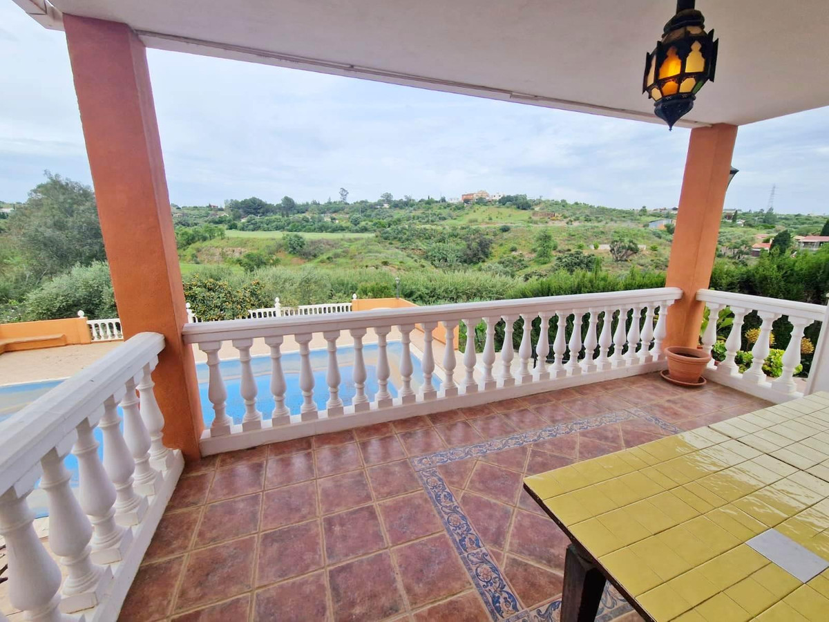 Se vende Villa - Chalet de 6 dormitorios en Costa Del Sol, Málaga, España