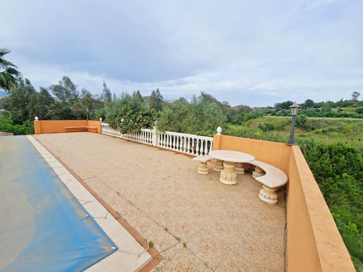 Se vende Villa - Chalet de 6 dormitorios en Costa Del Sol, Málaga, España