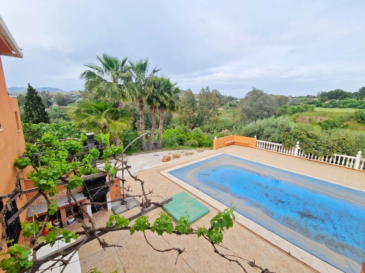 Se vende Villa - Chalet de 6 dormitorios en Costa Del Sol, Málaga, España