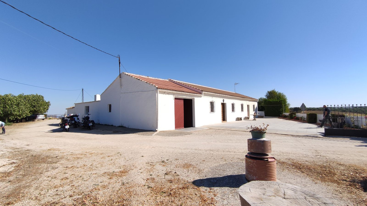 4 Bed Townhouse for sale in Ronda Costa Del Sol, Málaga, Spain