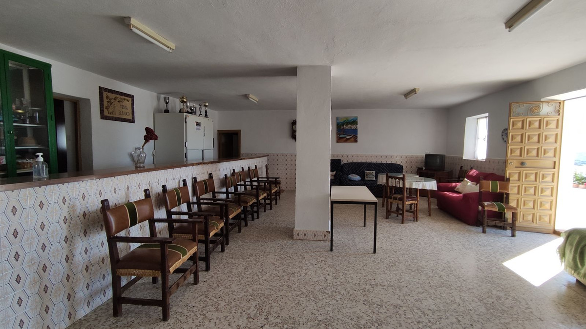 4 Bed Townhouse for sale in Ronda Costa Del Sol, Málaga, Spain