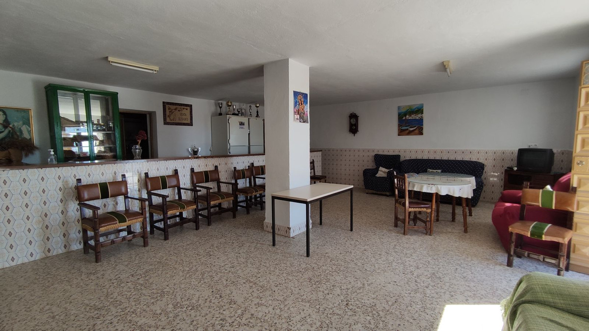 4 Bed Townhouse for sale in Ronda Costa Del Sol, Málaga, Spain