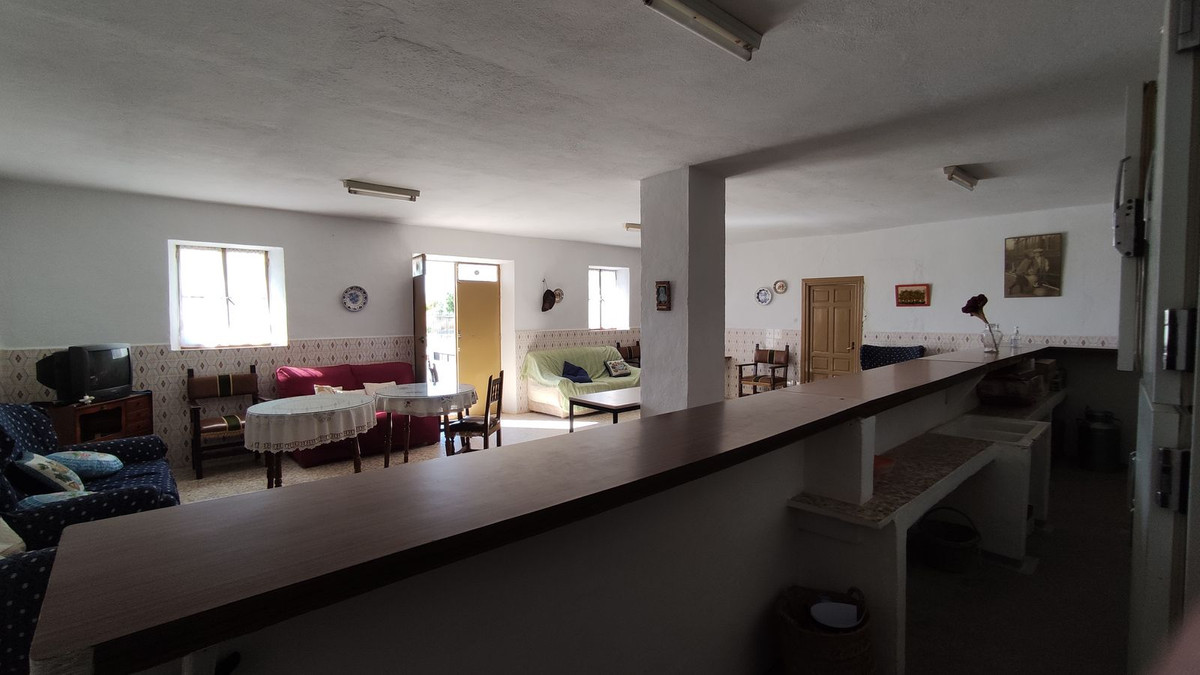 4 Bed Townhouse for sale in Ronda Costa Del Sol, Málaga, Spain