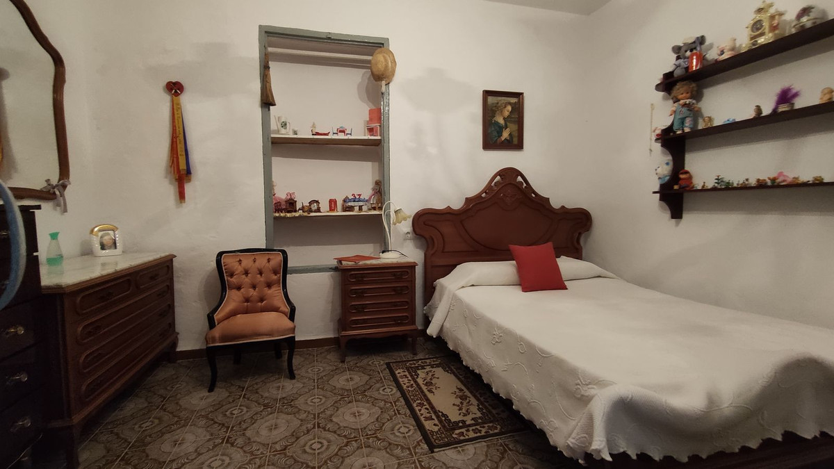 4 Bed Townhouse for sale in Ronda Costa Del Sol, Málaga, Spain