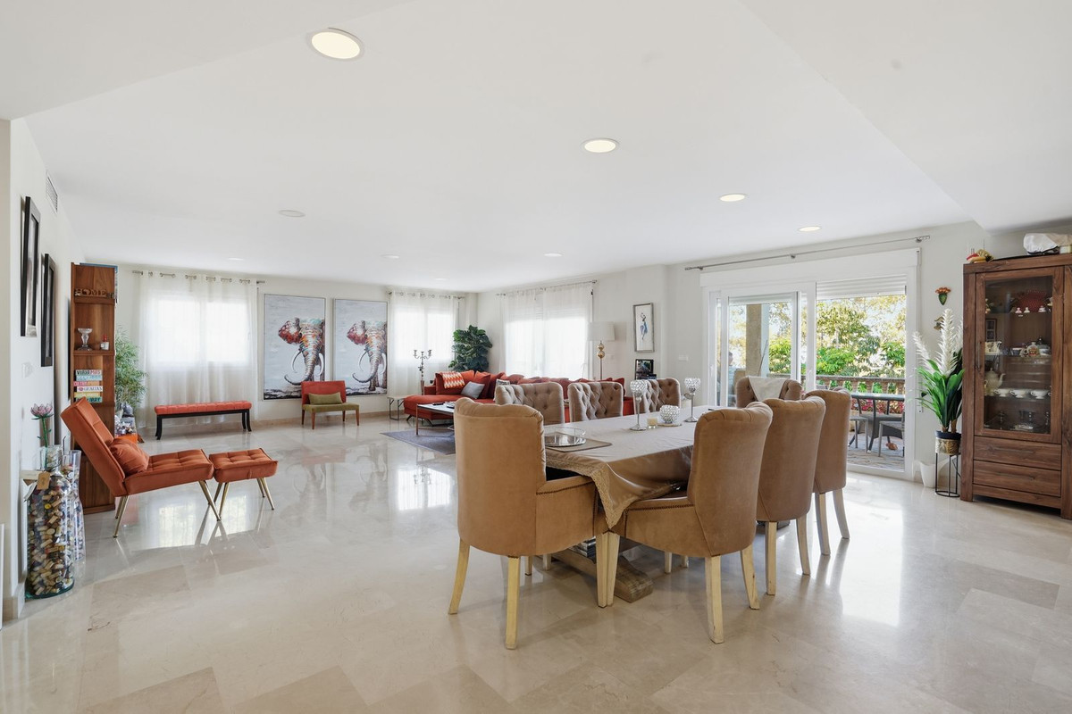 Se vende Villa - Chalet de 6 dormitorios en Costa Del Sol, Málaga, España