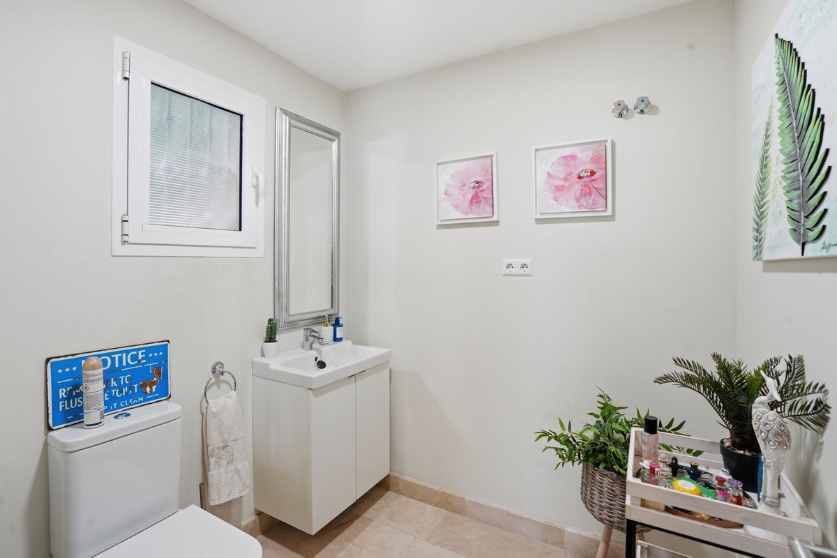 Se vende Villa - Chalet de 6 dormitorios en Costa Del Sol, Málaga, España