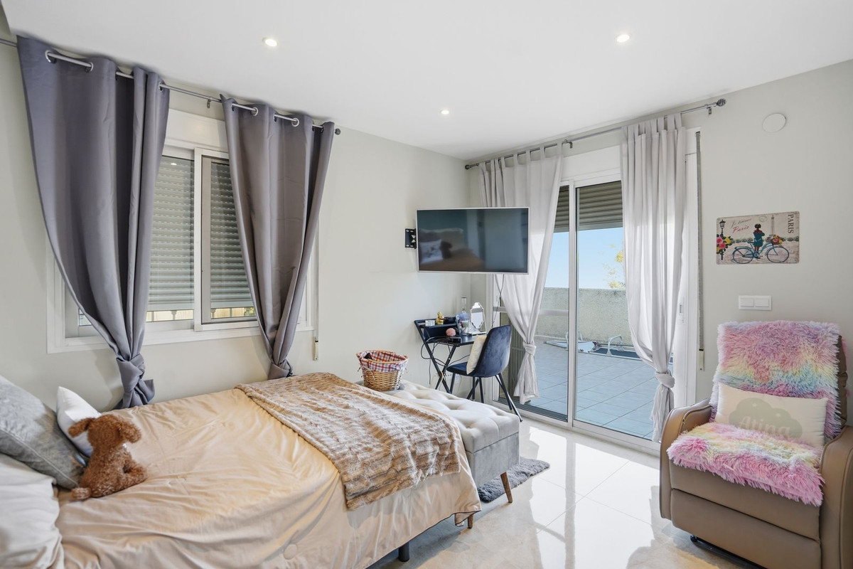 Se vende Villa - Chalet de 6 dormitorios en Costa Del Sol, Málaga, España