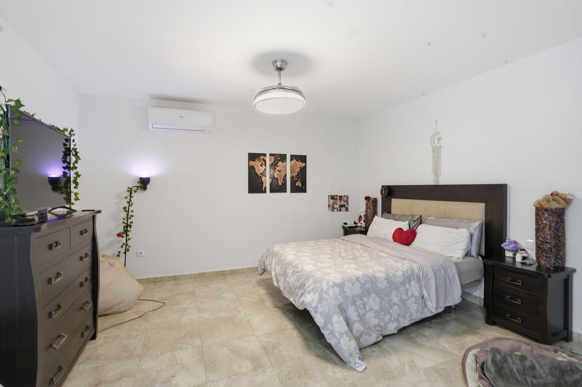 Se vende Villa - Chalet de 6 dormitorios en Costa Del Sol, Málaga, España
