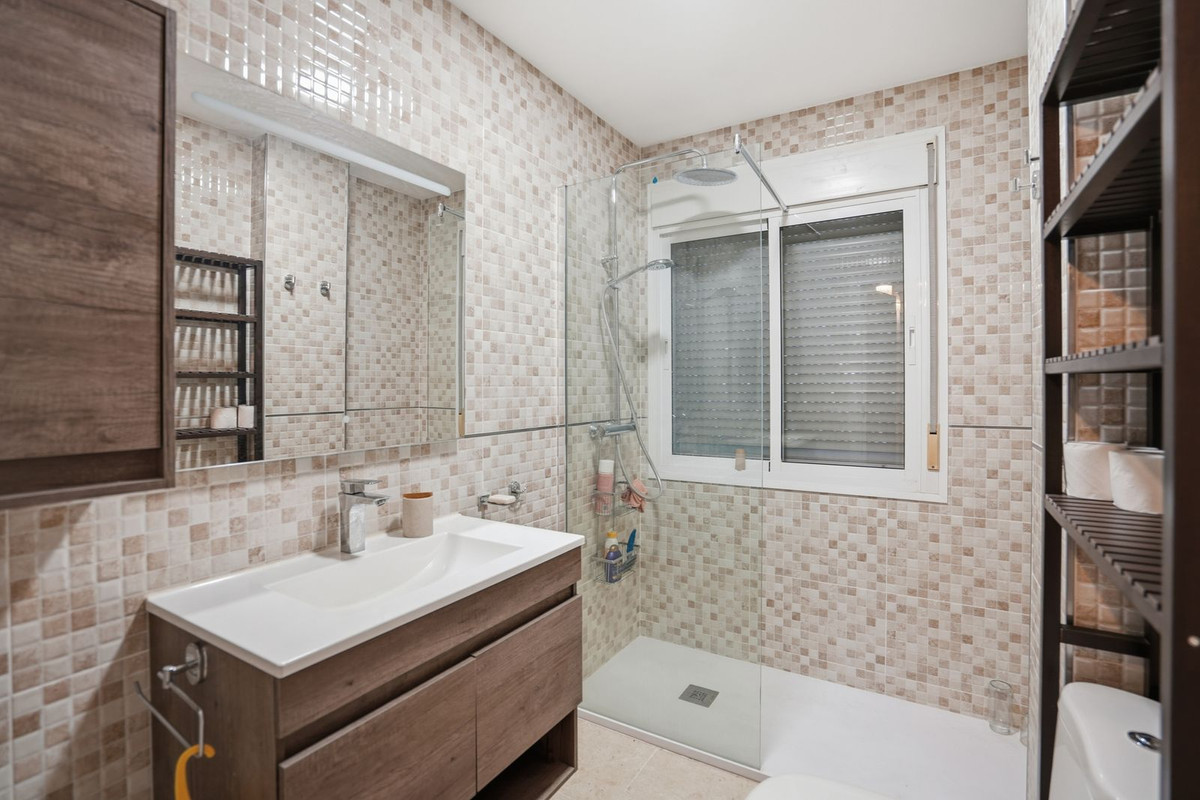 Se vende Villa - Chalet de 6 dormitorios en Costa Del Sol, Málaga, España