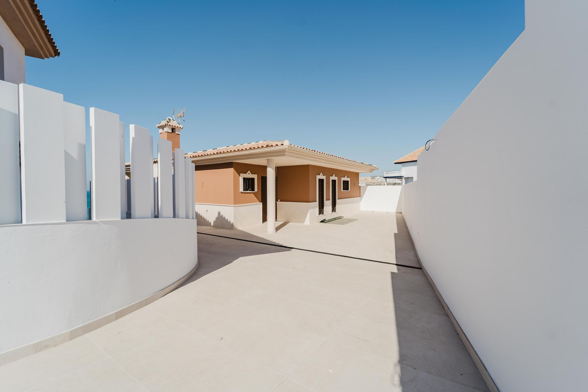 4 Bed Townhouse for sale in La Cala Costa Del Sol, Málaga, Spain